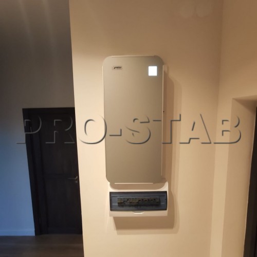 Установка стабилизатора напряжения Volter Smart в квартире
